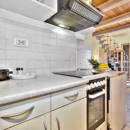 Гостевой дом Lana House With
