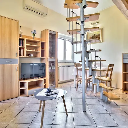Guest house Lana House With 3*